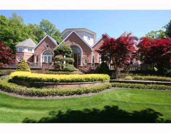 Royal Living Monsey Mansion 18 bedroom
