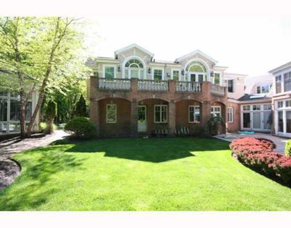 Royal Living Monsey Mansion 18 bedroom
