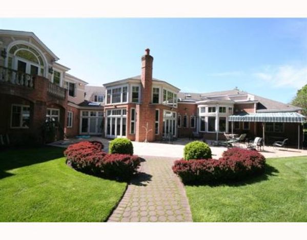 Royal Living Monsey Mansion 18 bedroom