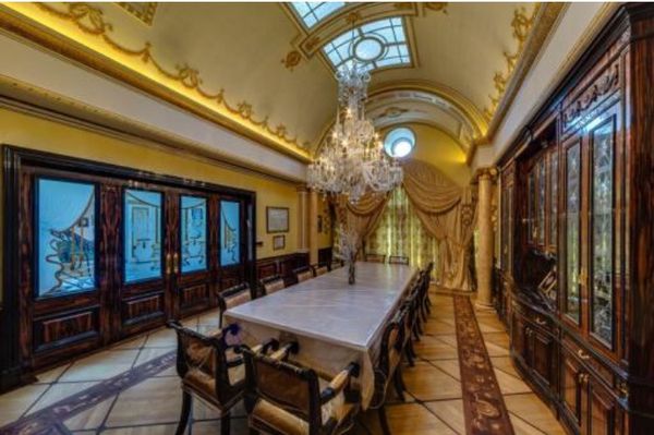 Royal Living Monsey Mansion 18 bedroom