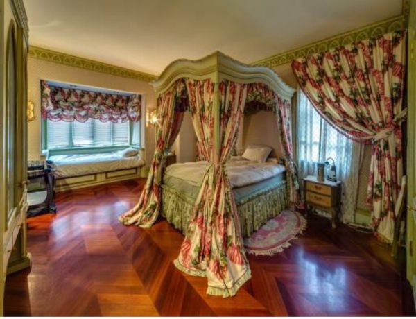 Royal Living Monsey Mansion 18 bedroom