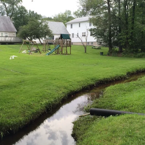 11 BEDROOM  NEWLY  MODERNIZED ALL YEAR VACATION HOME ENJOY  OUR MASSIVE SCENIC GROUNDS