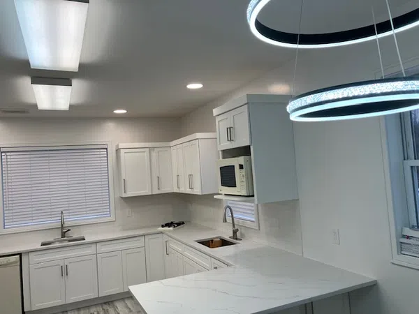 11 BEDROOM  NEWLY  MODERNIZED ALL YEAR VACATION HOME ENJOY  OUR MASSIVE SCENIC GROUNDS