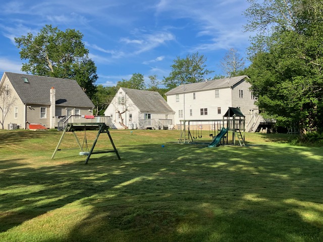 11 BEDROOM  NEWLY  MODERNIZED ALL YEAR VACATION HOME ENJOY  OUR MASSIVE SCENIC GROUNDS