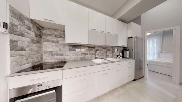Comfortable rental, 2 bedroom apartment on Yoel Street, in Meah Shearim