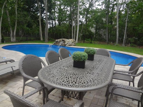Hampton’s Haven: Hot Tub & Game room year round! Please see calendar.