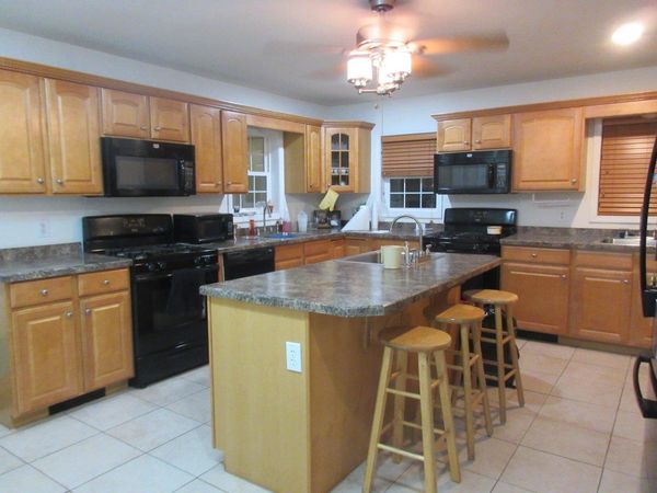 Catskills Getaway / retreat, prime Fallsburg location, Private grounds