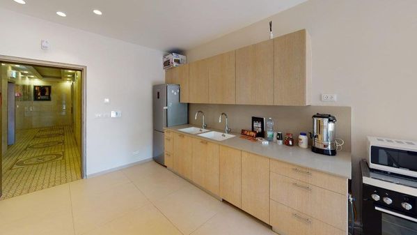 Schneller Spacious One Bedroom Apartment Rental