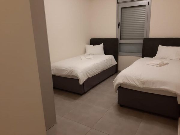 Strauss 4 bedroom luxurious spacious apartment