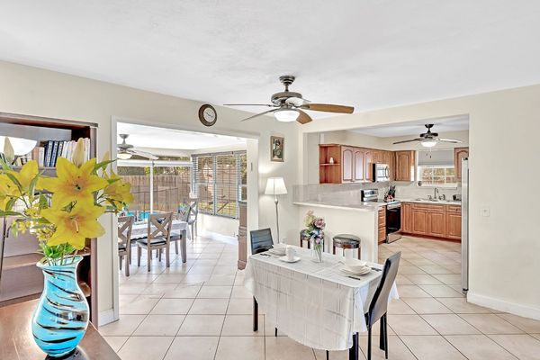 Beautiful REASONABLE 4 Bed 3 Bath fully stocked Villa  