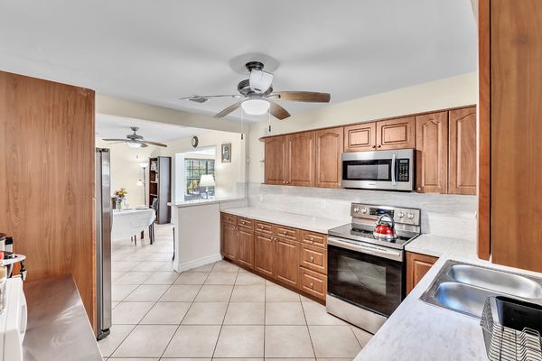 Beautiful REASONABLE 4 Bed 3 Bath fully stocked Villa  