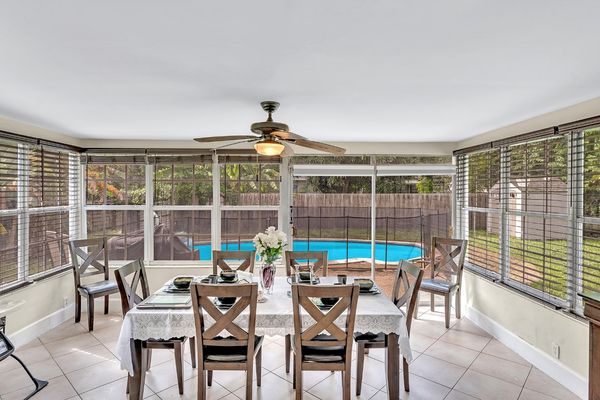Beautiful REASONABLE 4 Bed 3 Bath fully stocked Villa  