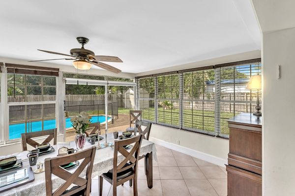 Beautiful REASONABLE 4 Bed 3 Bath fully stocked Villa  