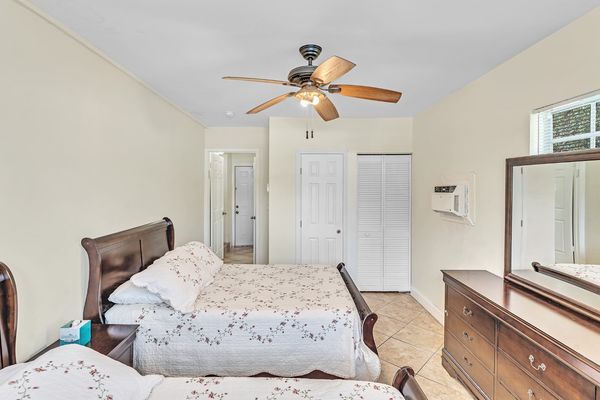 Beautiful REASONABLE 4 Bed 3 Bath fully stocked Villa  