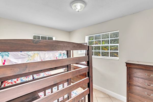 Beautiful REASONABLE 4 Bed 3 Bath fully stocked Villa  