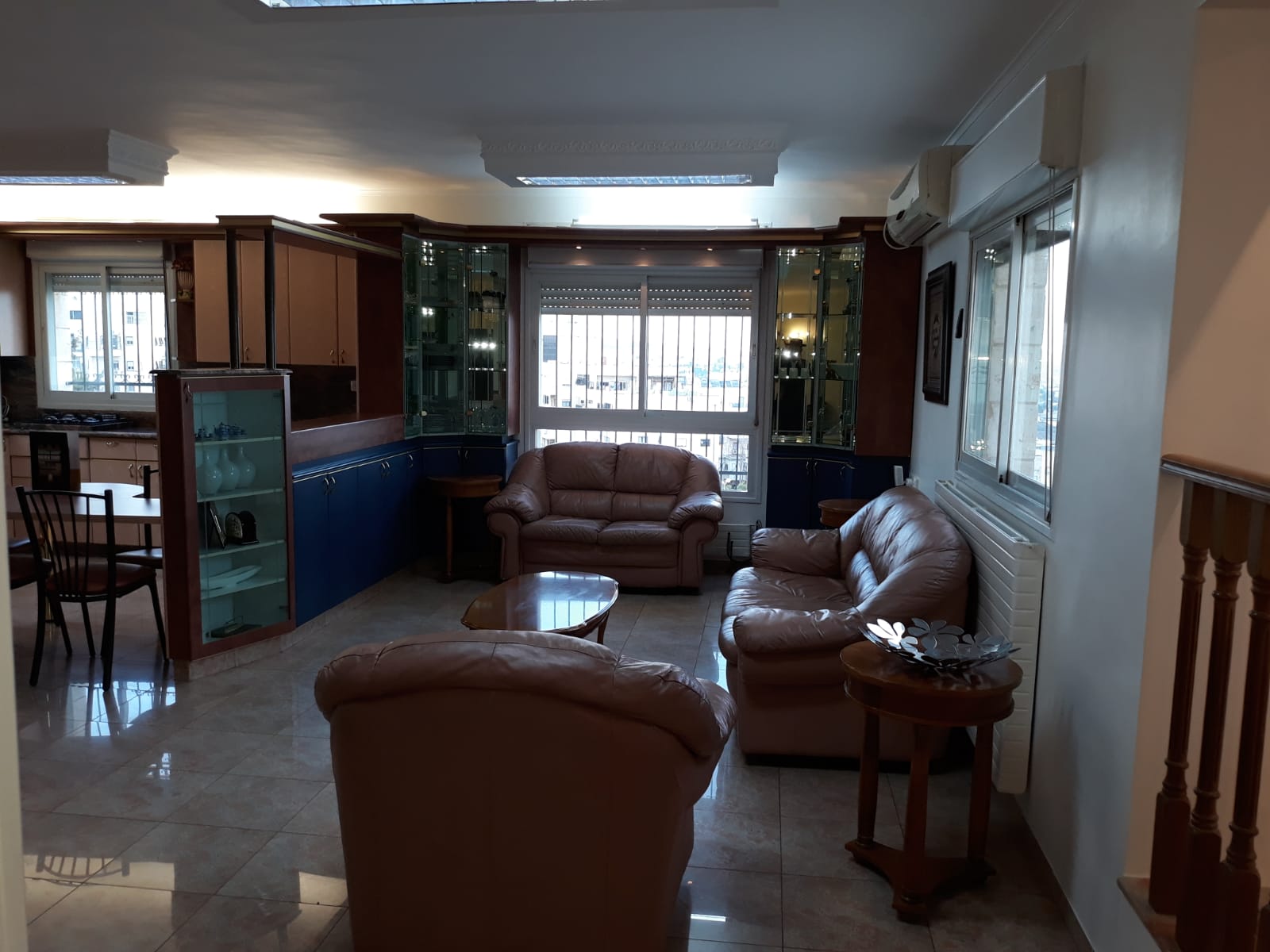 New on the market! Luxury 5 bedrooms on Minchas Yitzchok Street!