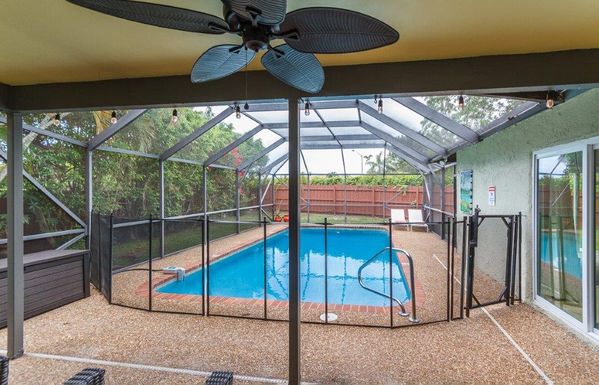 Gorgeous Kosher Boca Raton House 5 min walk to shul