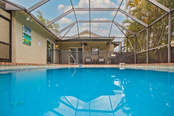 Gorgeous Kosher Boca Raton House 5 min walk to shul