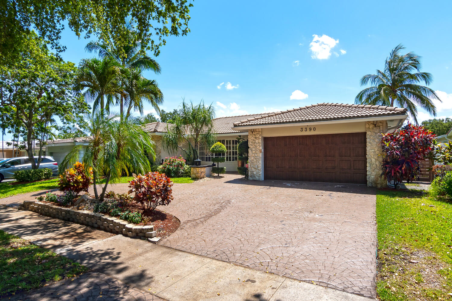 NEW updated completely Kosher Private Home in the beautiful Hollywood area