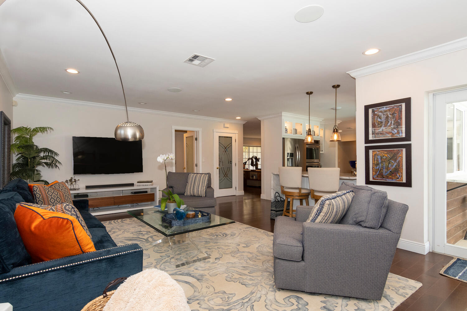 NEW updated completely Kosher Private Home in the beautiful Hollywood area