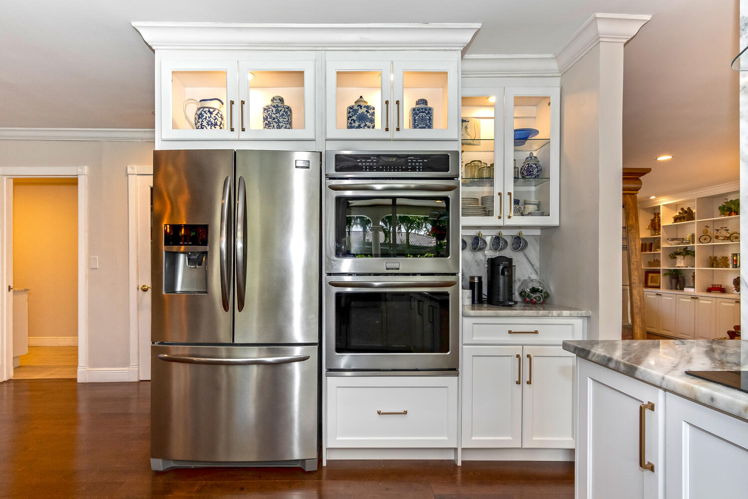NEW updated completely Kosher Private Home in the beautiful Hollywood area
