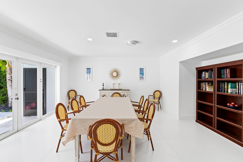 Modern Upscale 6-Bedroom villa with heated pool. Emerald Hills, Hollywood 