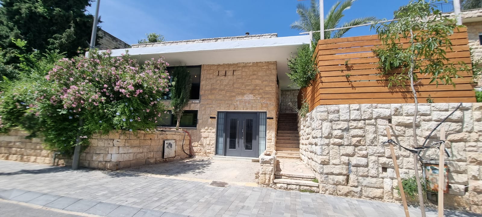 5 Bedroom Rental in Ramat Eshkol, Midbar Sinai Street