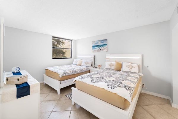 Beautiful apartment next to the beach 