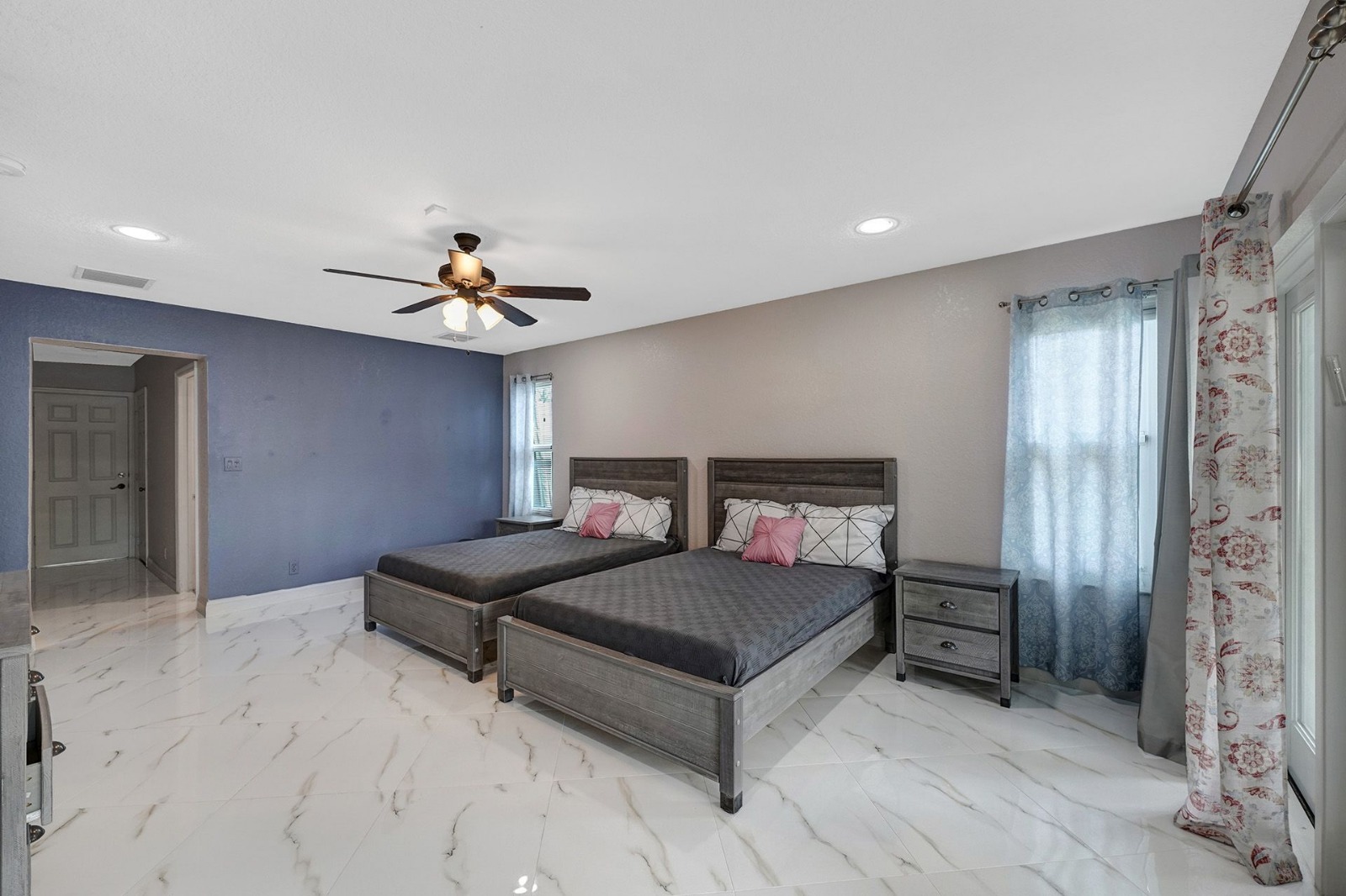 Charming Waterfront Private Glatt Kosher Home 
