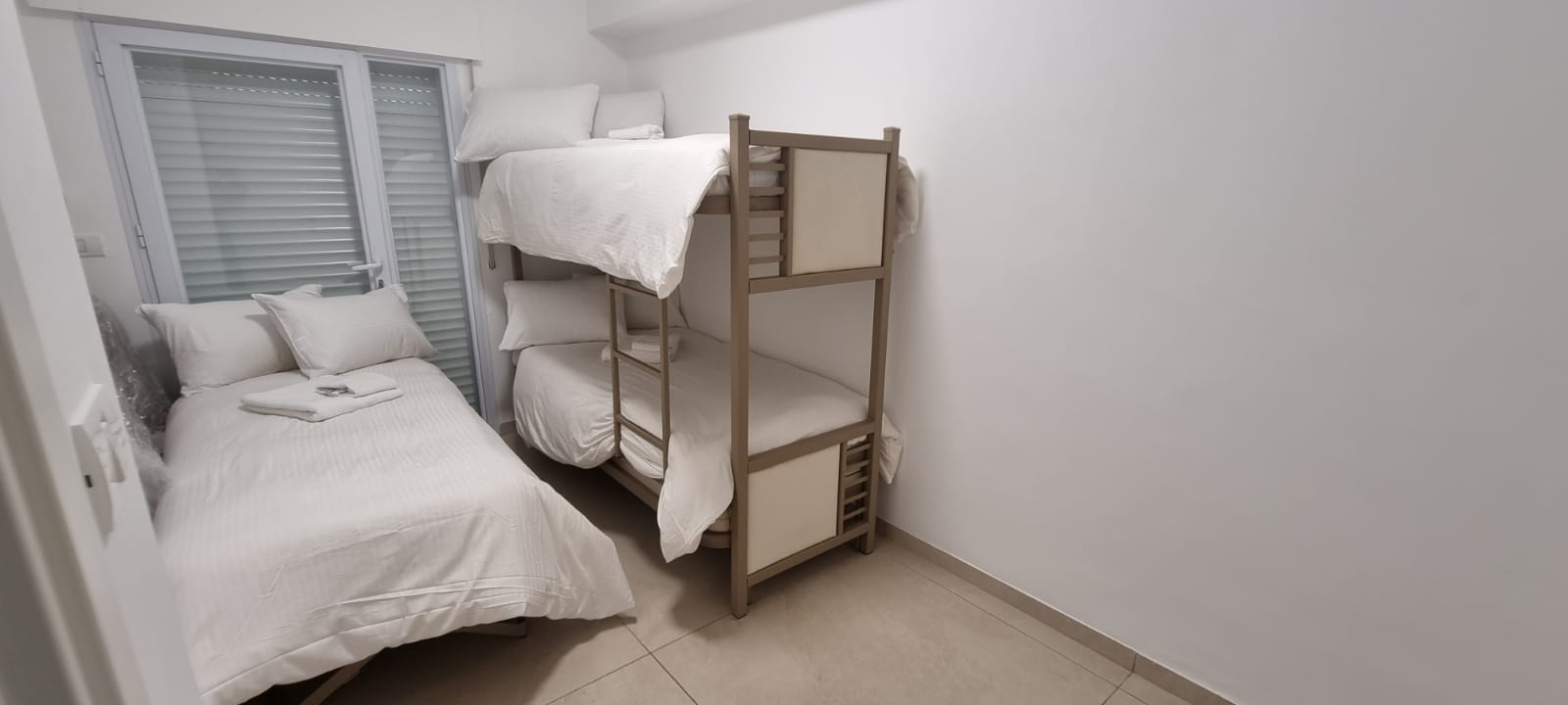 Kikar Shabbos Two Bedroom Vacation Rental- Geula-Mea shearim-Jerusalem