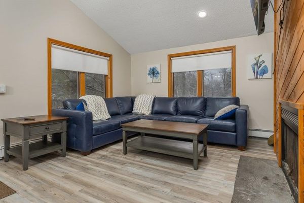 Beautiful 3 Bed 2 Bath Villa next to Mt. Snow with Hot Tub - Rent all 6 for the