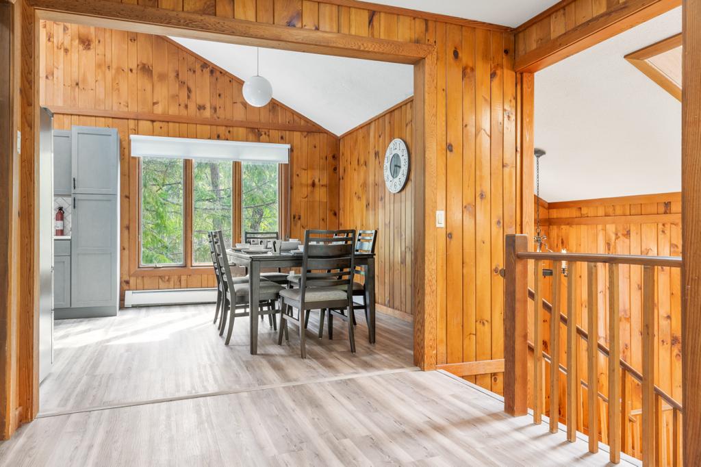 Mt. Snow Newly Renovated 3 Bedroom + Loft Chalet