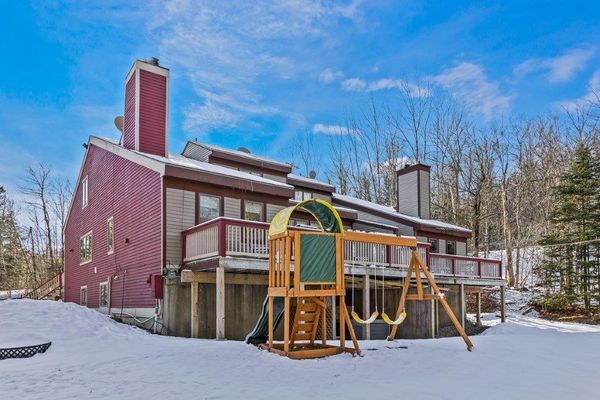 Mt. Snow, Huge, 4++ bedroom Beautiful chalet w hot tub & sauna