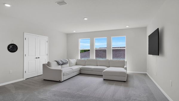 Luxury Kosher Lakefront Villa with Private Pool in Tampa