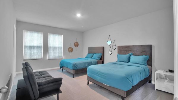 Luxury Kosher Lakefront Villa with Private Pool in Tampa