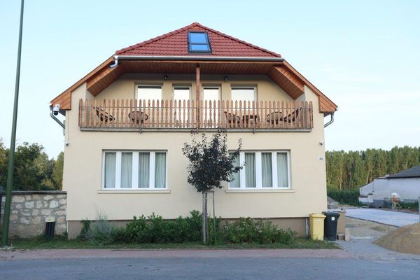 Kerestir Prime - Private NEW KOSHER house for rent in Kerestir, Hungary