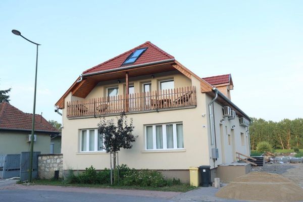 Kerestir Prime - Private NEW KOSHER house for rent in Kerestir, Hungary