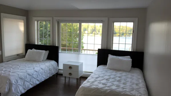 Ador Lago Mansion                *Midwinter Deal *Boats, Kayak *   *Pool   * Sauna    *Jacuzzi