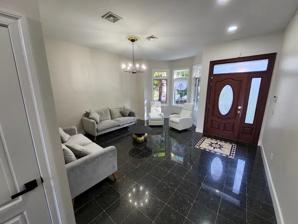 Ador Lago Mansion                *Midwinter Deal *Boats, Kayak *   *Pool   * Sauna    *Jacuzzi