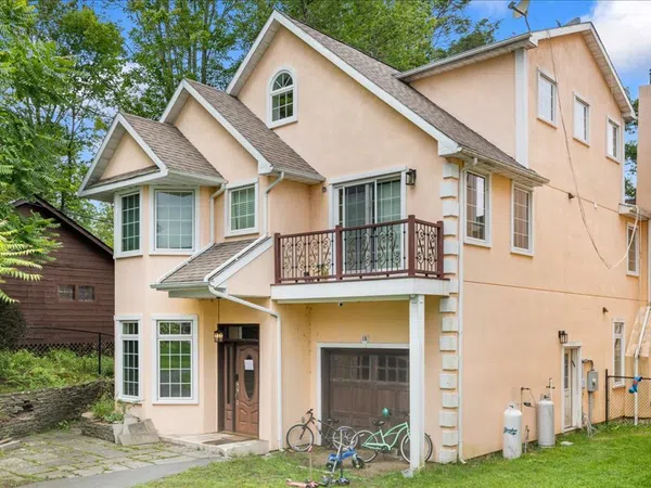 Ador Lago Mansion                *Midwinter Deal *Boats, Kayak *   *Pool   * Sauna    *Jacuzzi