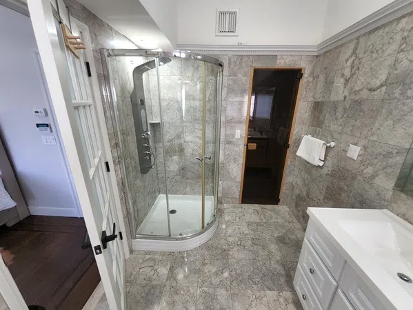 Ador Lago Mansion                *Midwinter Deal *Boats, Kayak *   *Pool   * Sauna    *Jacuzzi