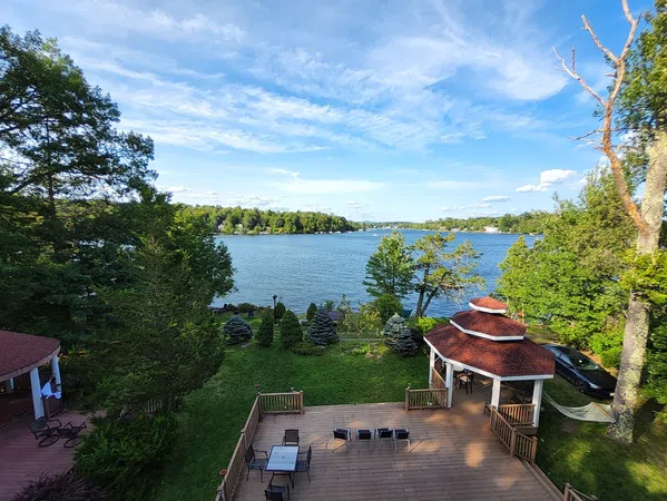 Ador Lago Mansion                *Midwinter Deal *Boats, Kayak *   *Pool   * Sauna    *Jacuzzi