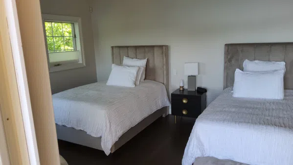 Ador Lago Mansion                *Midwinter Deal *Boats, Kayak *   *Pool   * Sauna    *Jacuzzi