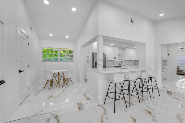 Ruby Villa - Lakefront Villa
