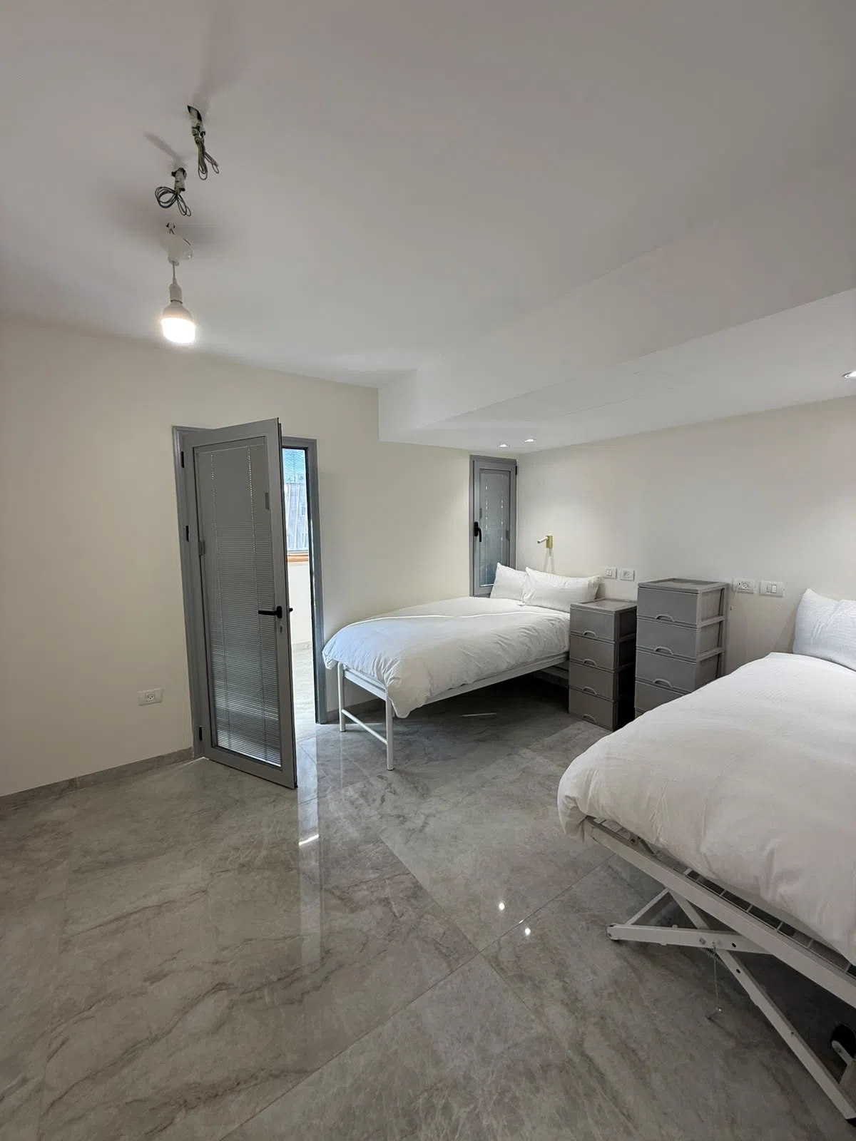 NEW- GORGEOUS VACATION RENTAL IN THE HEART OF JERUSALEM, ROMEMA