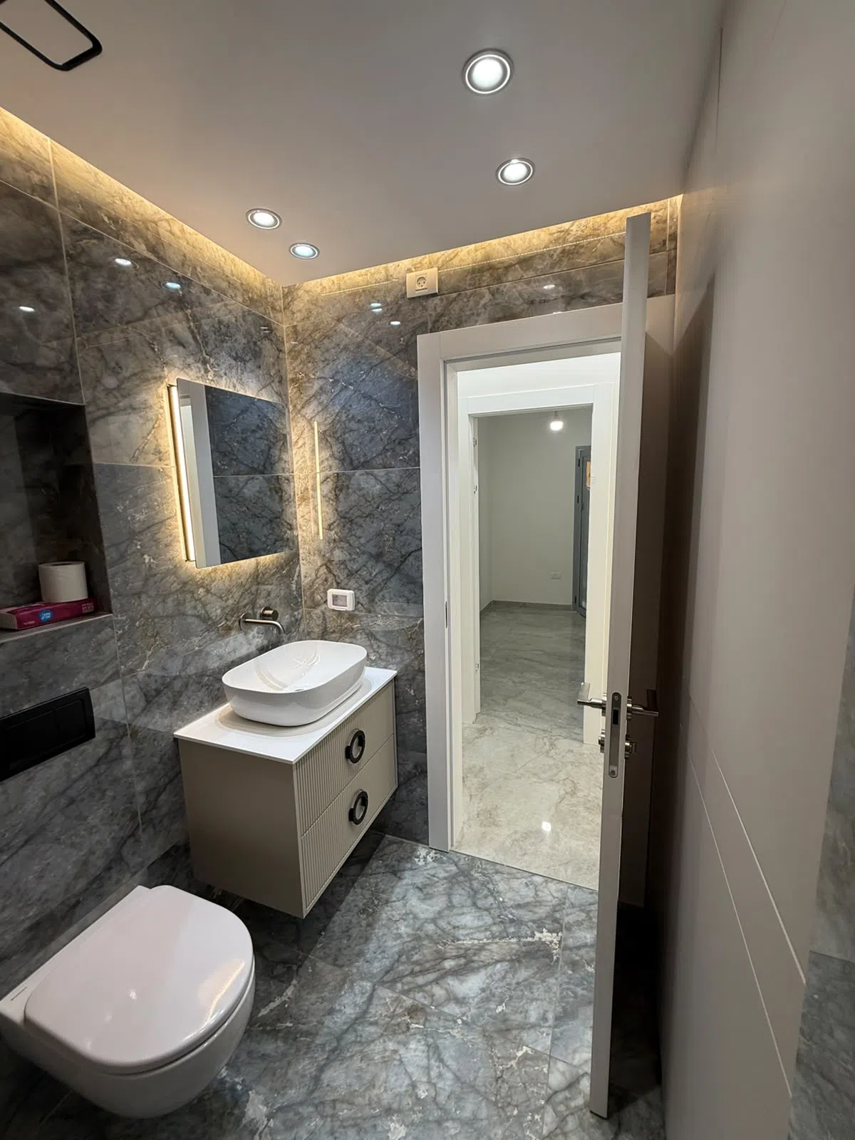 NEW- GORGEOUS VACATION RENTAL IN THE HEART OF JERUSALEM, ROMEMA