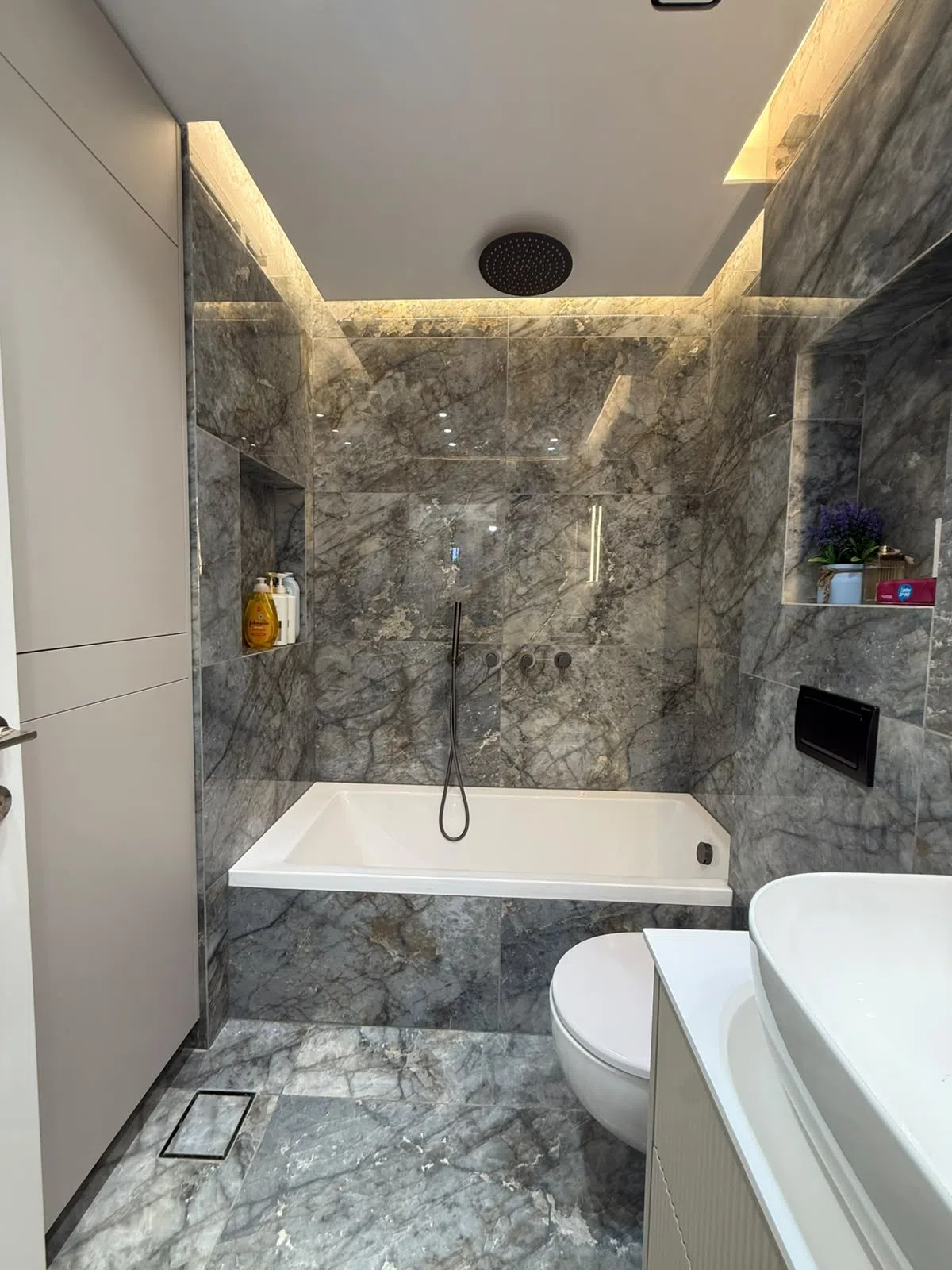 NEW- GORGEOUS VACATION RENTAL IN THE HEART OF JERUSALEM, ROMEMA