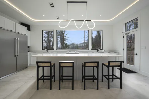 Ferndale Manor with private pool 