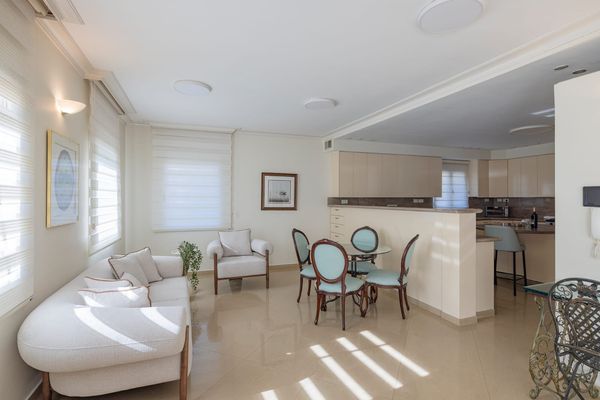 Apartment in Hiram Street