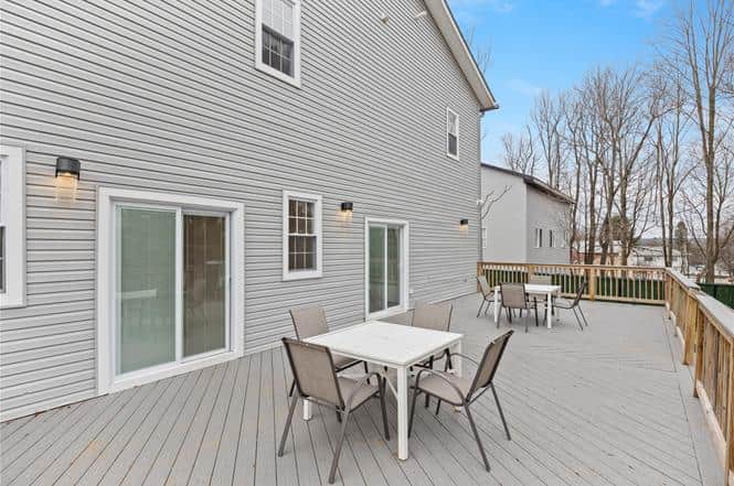 The Wood Villa! SALE! for  July 18 weekend $2,900.